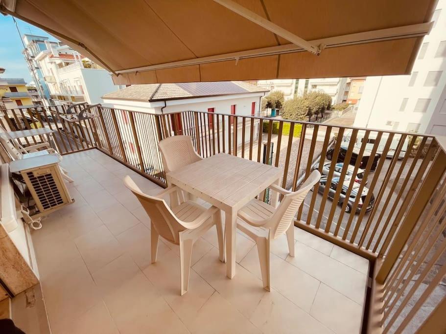 Appartamento Soyus 10 Lido di Jesolo Exterior foto